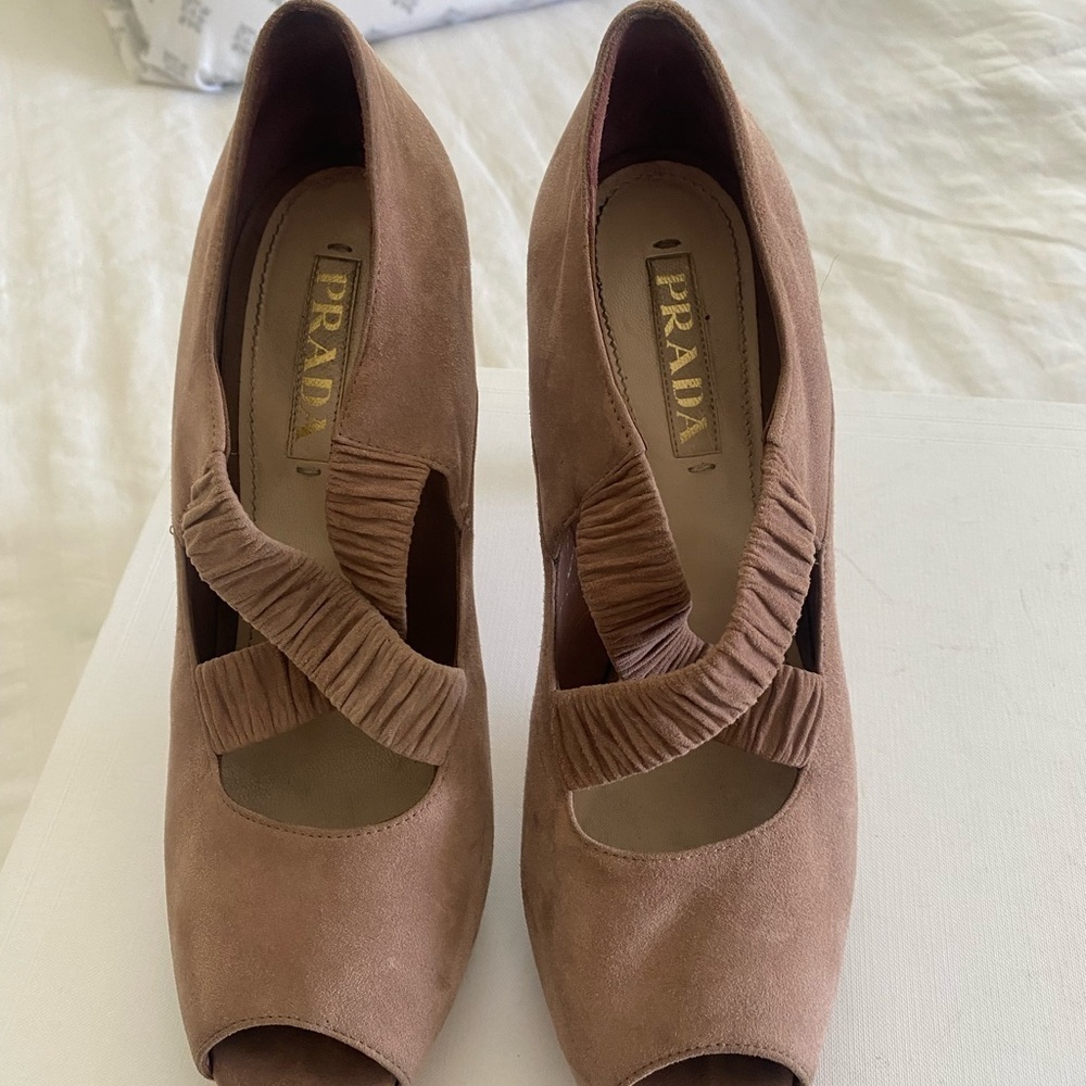 AUTHENTIC light pink Prada  Heels Elegant Suede Design - Picture 10 of 14